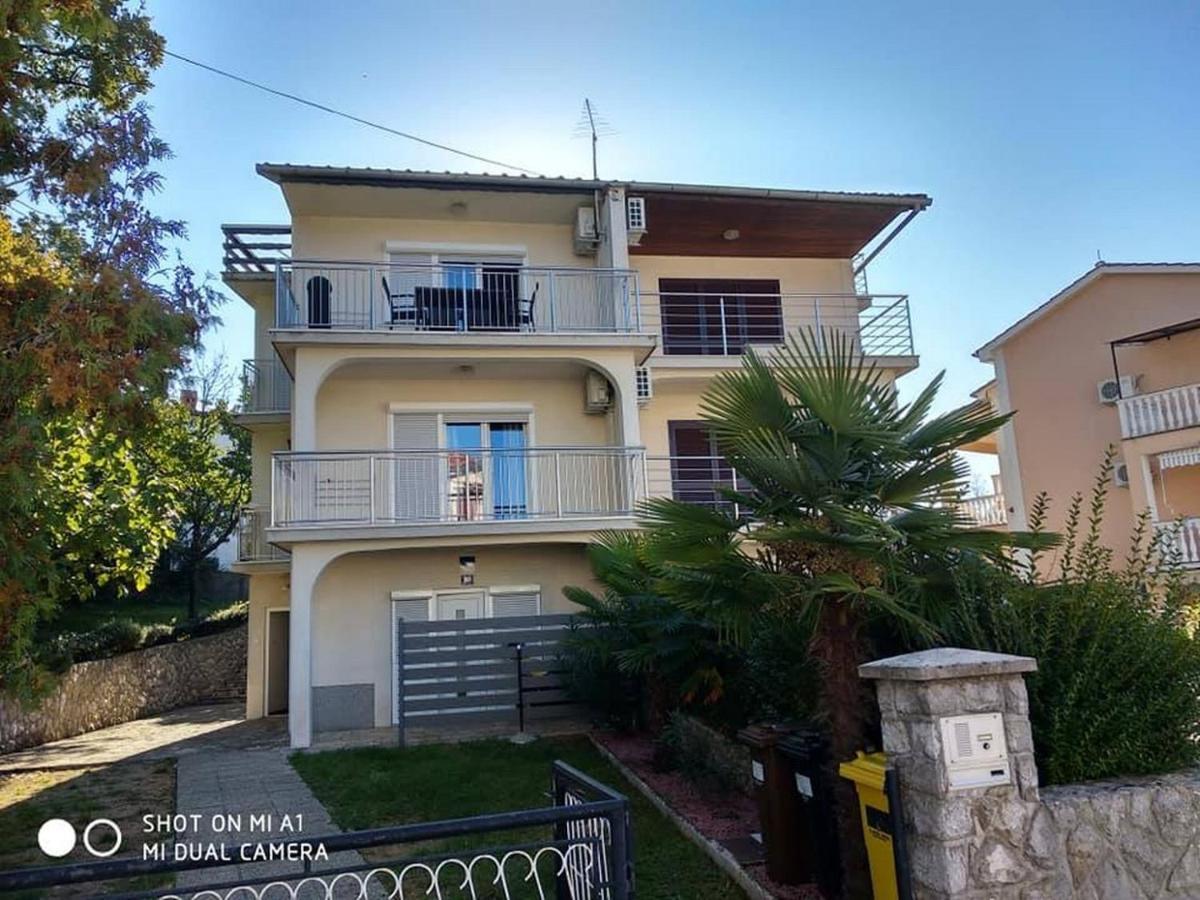 Apartment Vesel Малинска Экстерьер фото
