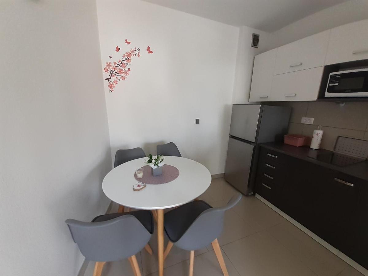 Apartment Vesel Малинска Экстерьер фото