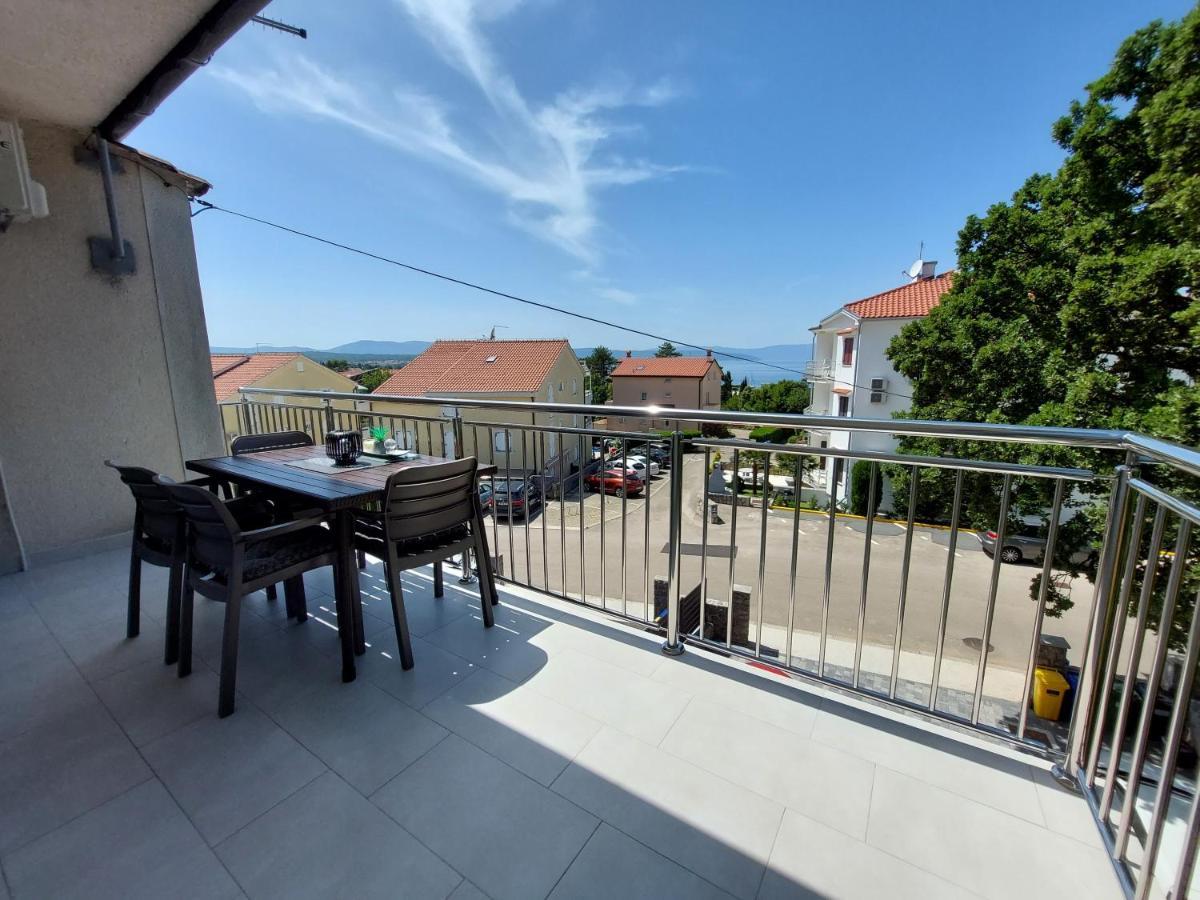 Apartment Vesel Малинска Экстерьер фото